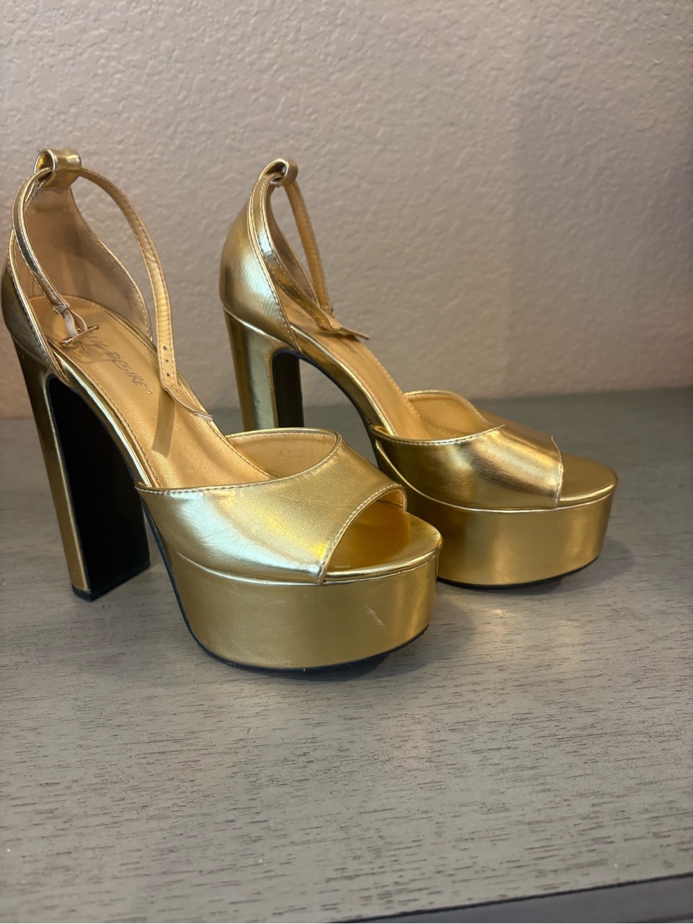 Public Desire Gold Metallic Platform Block Heel Sandals Women’s Size 5